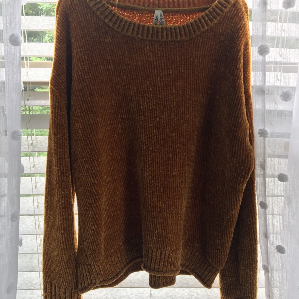 Yellow sweater